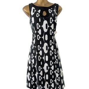 NWT Mica Sz 8 Black and White Abstract Print Dress